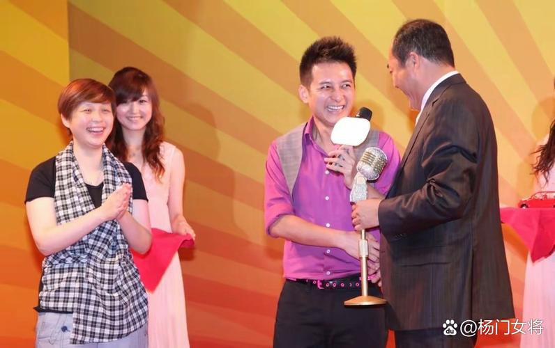 不少网友震惊发现,话题中爆料李维嘉与龙丹妮曾有长达7年的感情纠葛